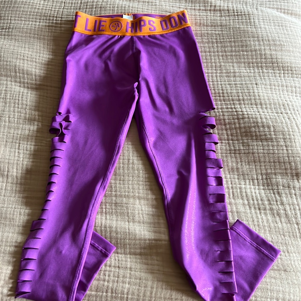 Zumba Fitness Hips Don’t Lie Purple Leggings